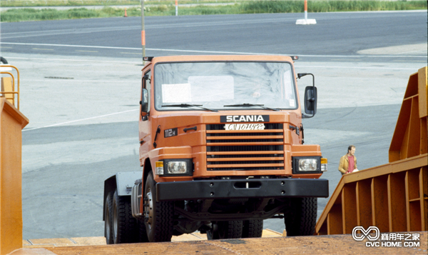 1980 年發(fā)布的全新 T112 斯堪尼亞卡車(chē)，中國(guó)林業(yè)部采購(gòu)了 158 輛