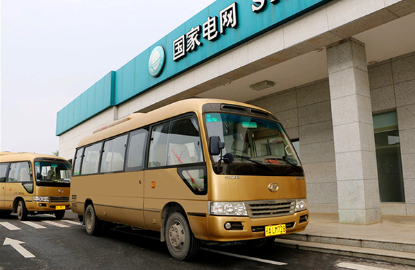 武漢江灘旅游海格純電動中型商務車_副本.jpg